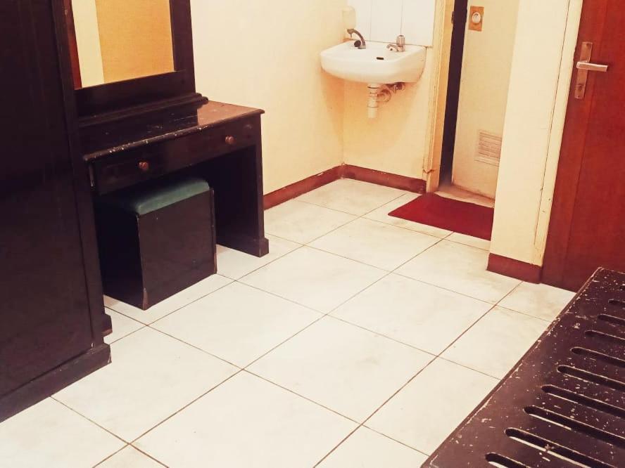 Hotel Wijaya Purwokerto Exteriör bild