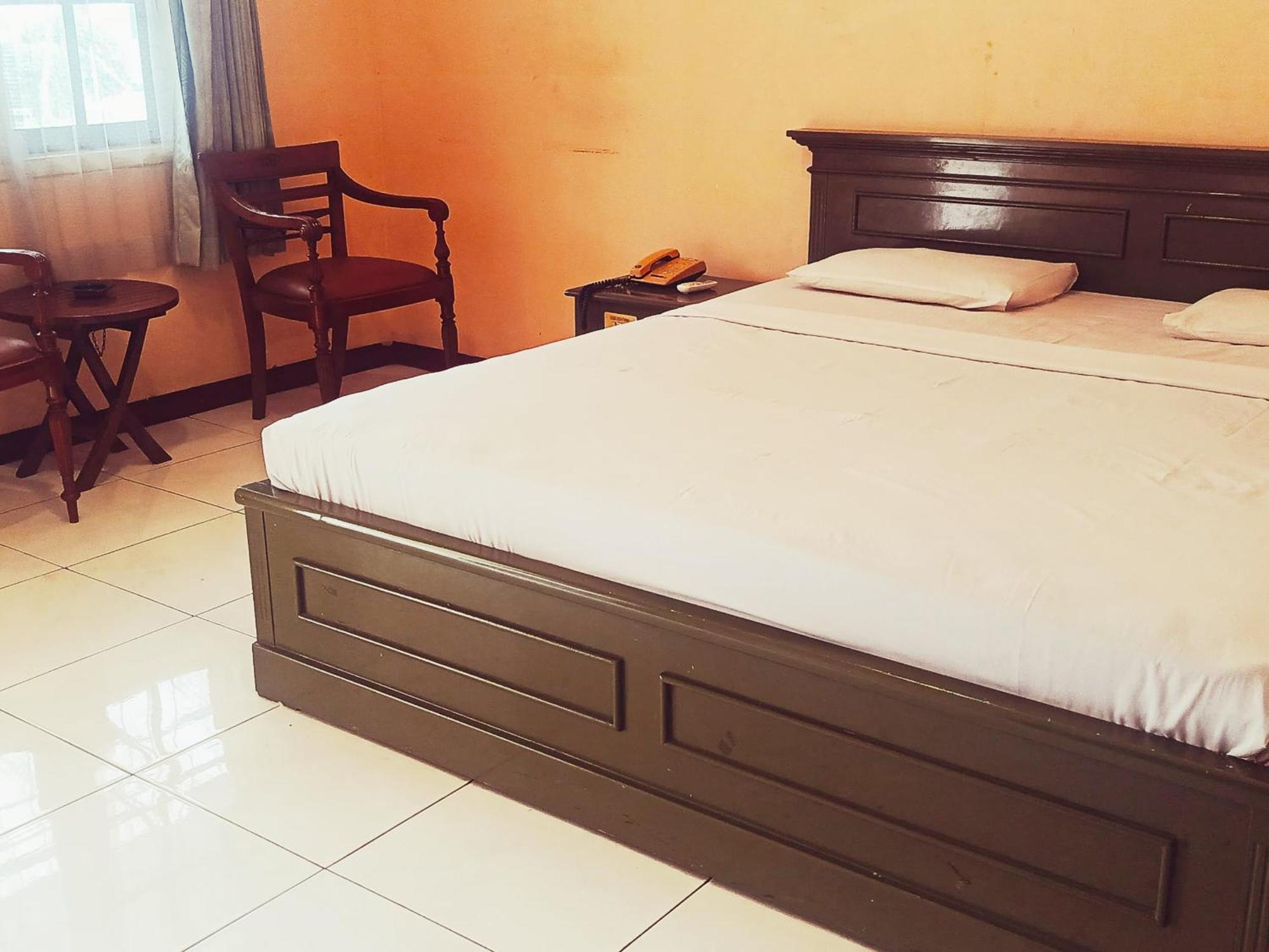 Hotel Wijaya Purwokerto Exteriör bild