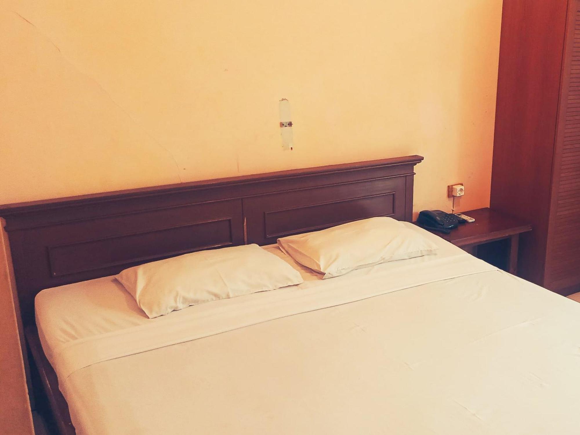 Hotel Wijaya Purwokerto Exteriör bild