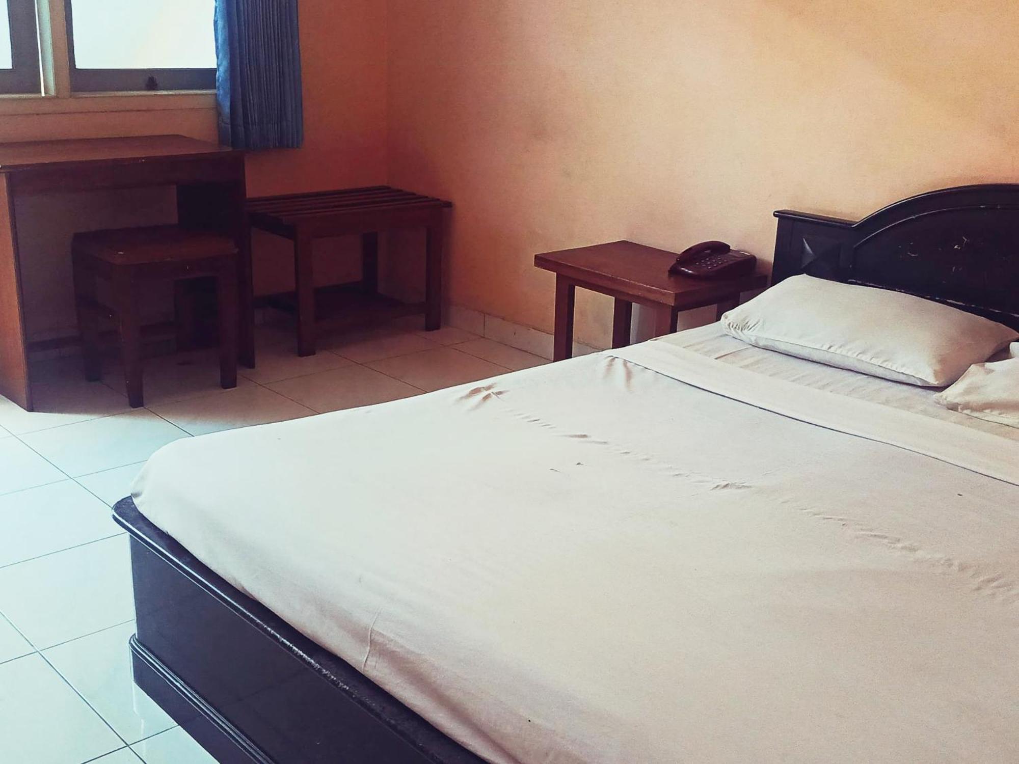 Hotel Wijaya Purwokerto Exteriör bild