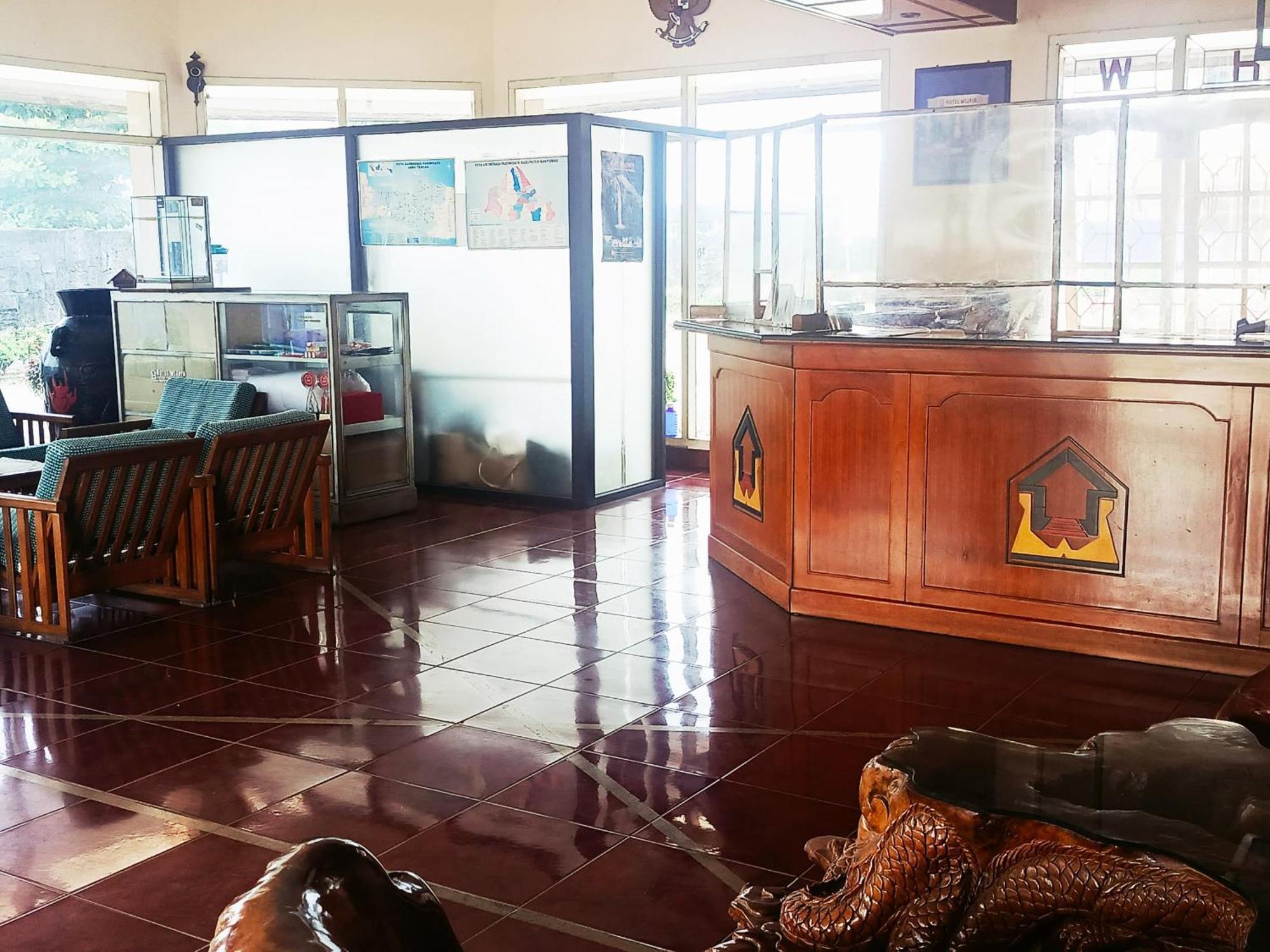 Hotel Wijaya Purwokerto Exteriör bild